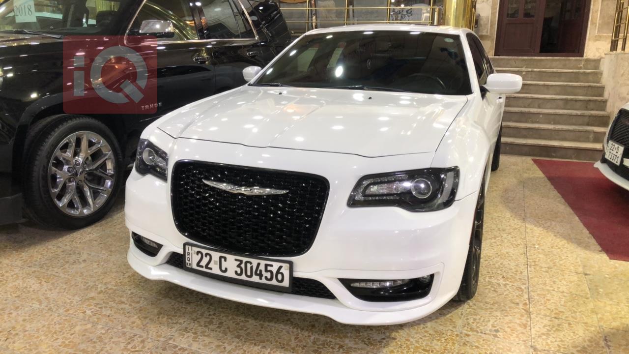 کرایسلەر 300